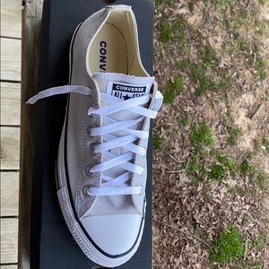 Converse (New )women’s size 10 and men’s size 8